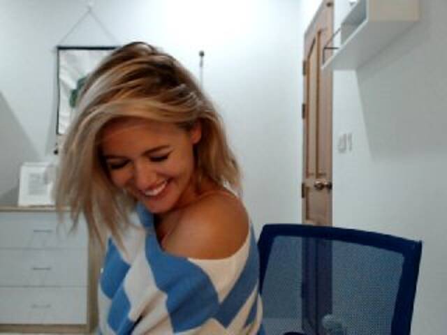 Емитувани слики од екранот FromHeavenn