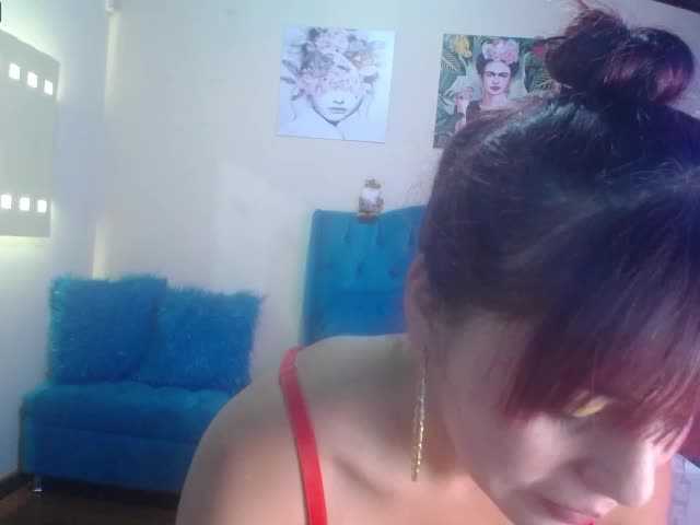 Емитувани слики од екранот GabyQueen