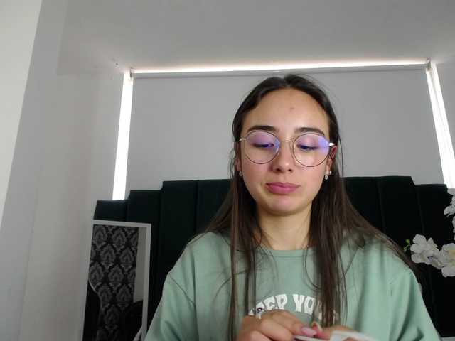 Емитувани слики од екранот Gary-moon-