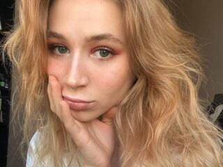 Еротски видео разговор Giiaa