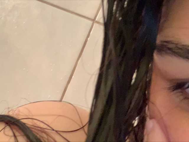 Емитувани слики од екранот Girlfriend237