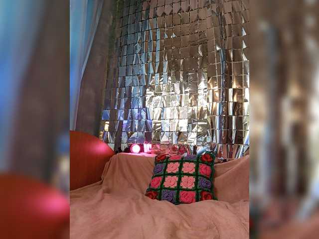 Емитувани слики од екранот gloryformo