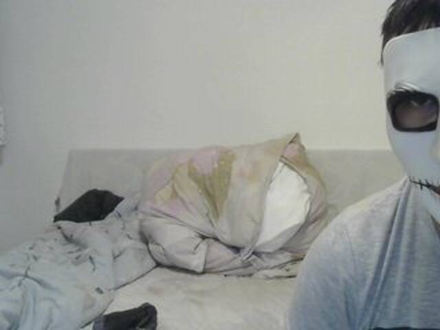 Емитувани слики од екранот GreyGrape69