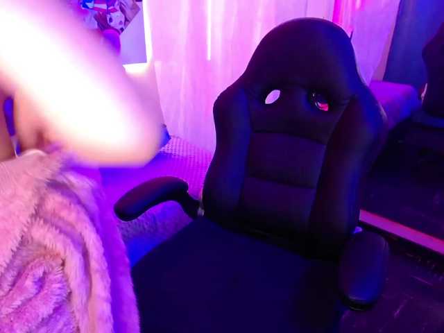 Емитувани слики од екранот halley-11