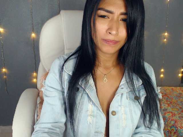 Емитувани слики од екранот hanaelll