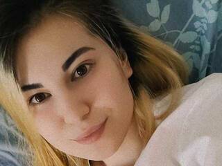 Еротски видео разговор HanAmi999