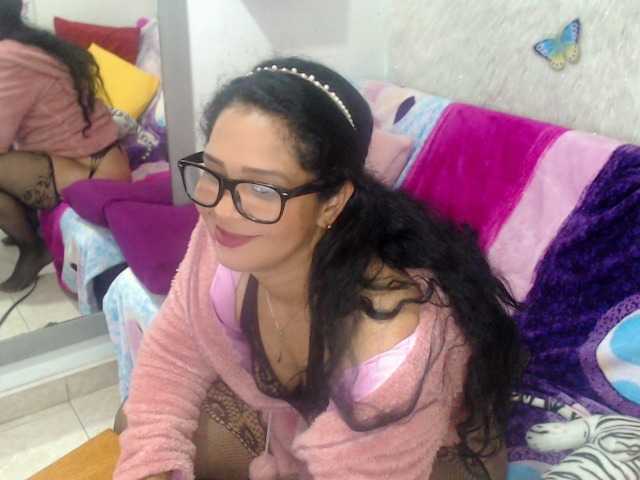 Емитувани слики од екранот HANNASMITHH