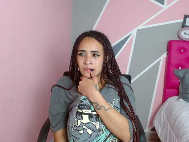 Емитувани слики од екранот hannasmithig