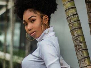 Еротски видео разговор HarmonyPierce