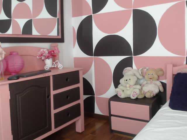 Емитувани слики од екранот hellen-kindly