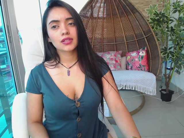 Емитувани слики од екранот HellenRoss