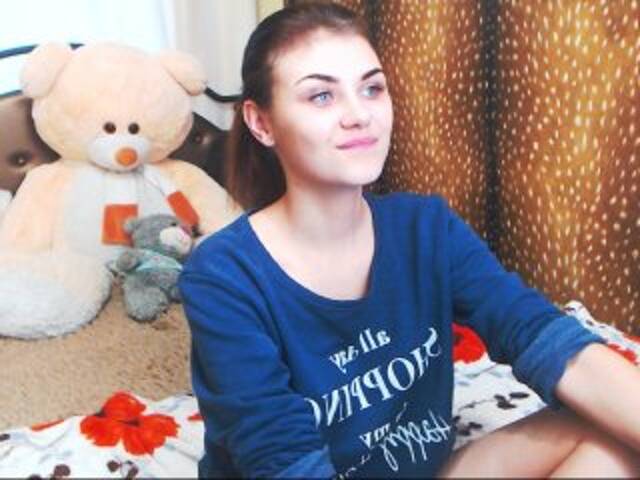 Емитувани слики од екранот HenessyMell