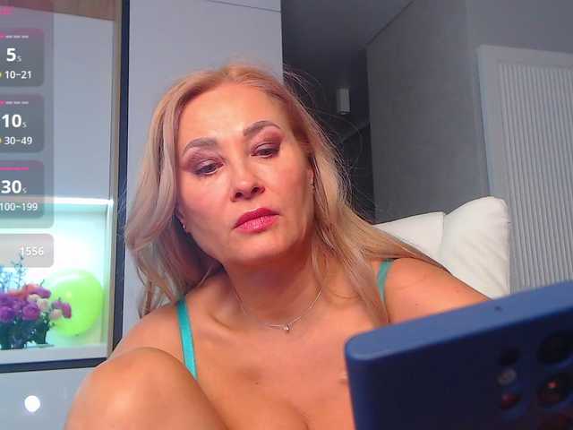 Емитувани слики од екранот hold-me-tight