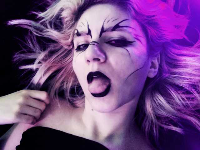 Фотографија на профилот Holly_Steel