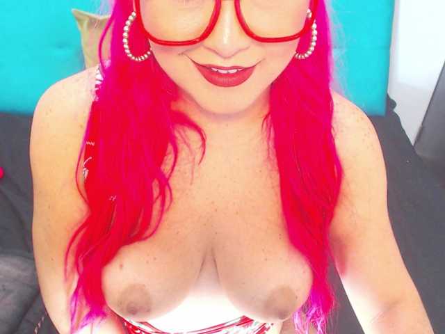 Емитувани слики од екранот HoneyBunnyX