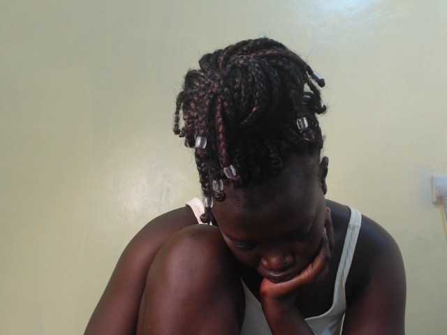 Емитувани слики од екранот Hornybee2