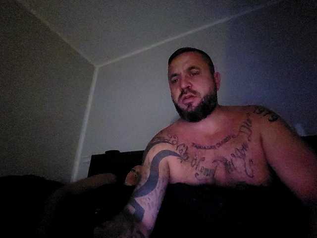 Емитувани слики од екранот Horrnnycouple