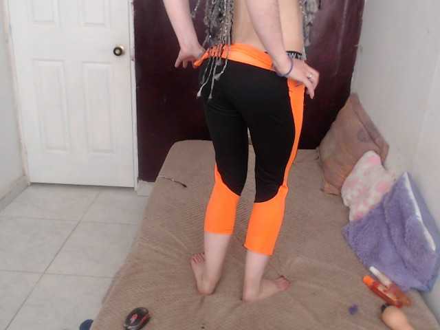 Емитувани слики од екранот hot-devilx