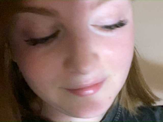 Емитувани слики од екранот HotB00M