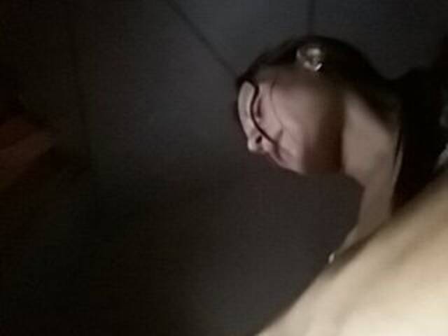 Емитувани слики од екранот hotexiting