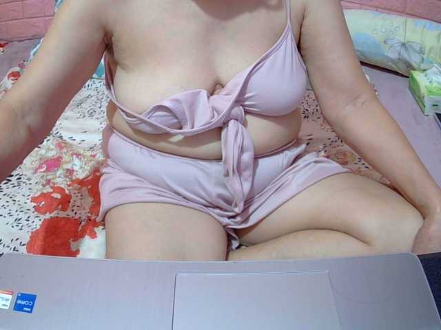 Емитувани слики од екранот hotgrannyxx