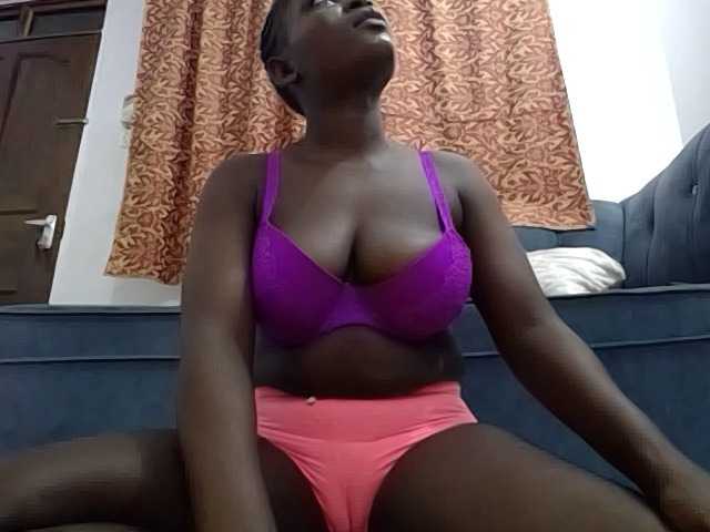 Емитувани слики од екранот hottchoclate