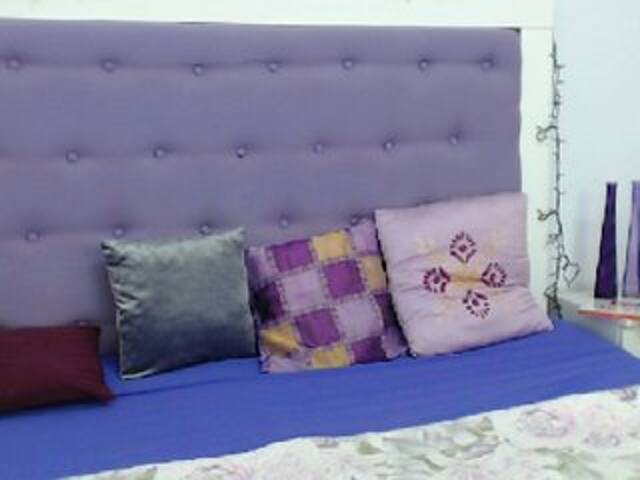 Емитувани слики од екранот HottieBadGirl