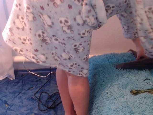 Емитувани слики од екранот HottyAssGirl