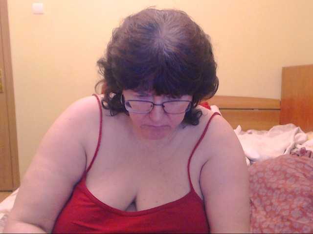 Емитувани слики од екранот HugeTitsXXX