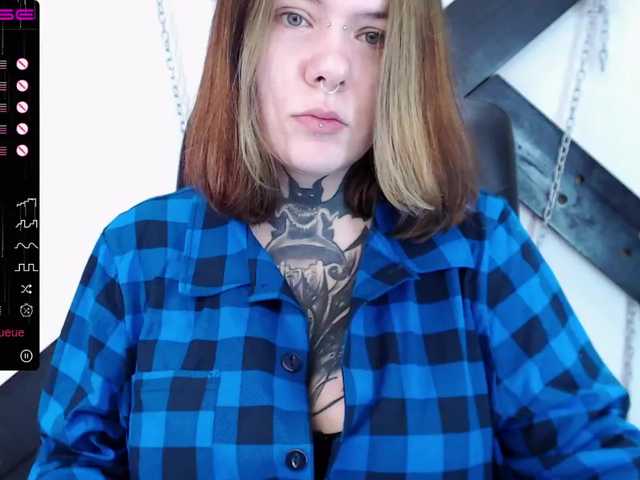 Емитувани слики од екранот Icewomanx