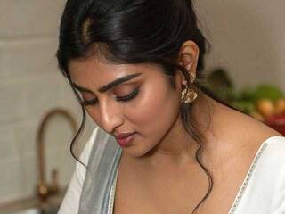 Еротски видео разговор IqraQueen