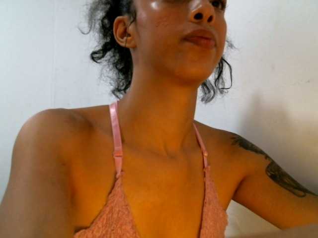 Емитувани слики од екранот Isnany