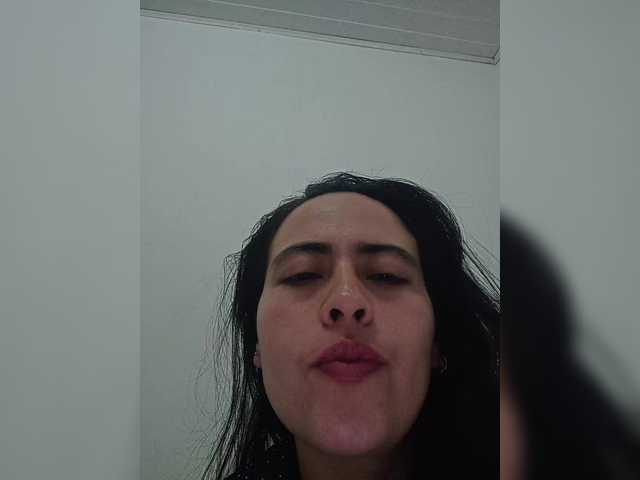 Емитувани слики од екранот Ivannapearls