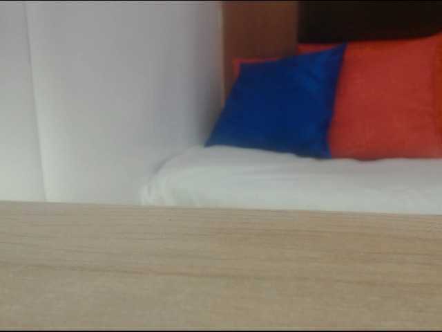 Емитувани слики од екранот JackyHotBlack