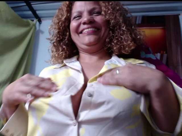 Емитувани слики од екранот jademoomss