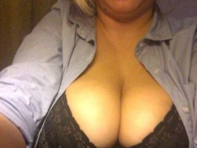 Емитувани слики од екранот AnficaLoveX