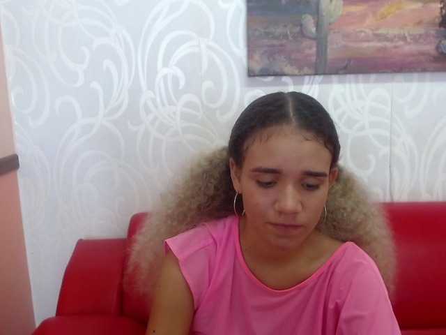 Емитувани слики од екранот JasminTorres