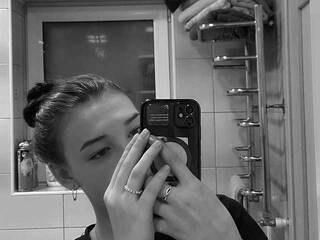 Еротски видео разговор jeansharp