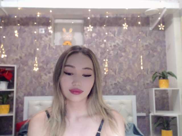 Емитувани слики од екранот jenycouple