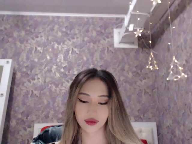 Емитувани слики од екранот jenycouple