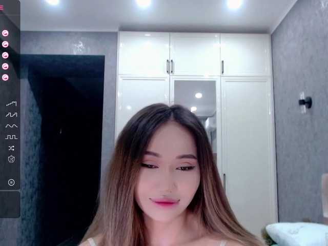 Емитувани слики од екранот jenycouple
