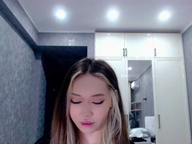 Емитувани слики од екранот jenycouple