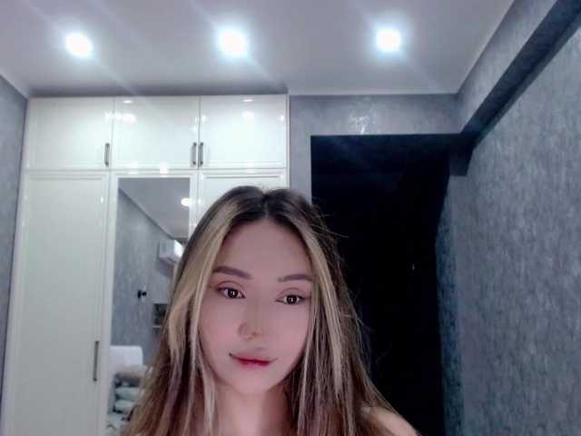 Емитувани слики од екранот jenycouple