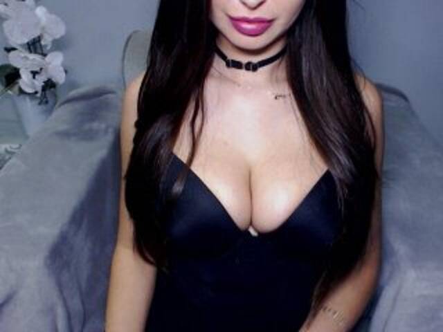 Емитувани слики од екранот JessicaHoney