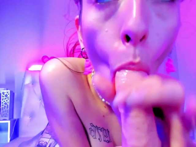 Емитувани слики од екранот JessieLee1