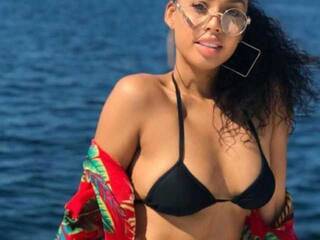 Еротски видео разговор Jolieculmetisse