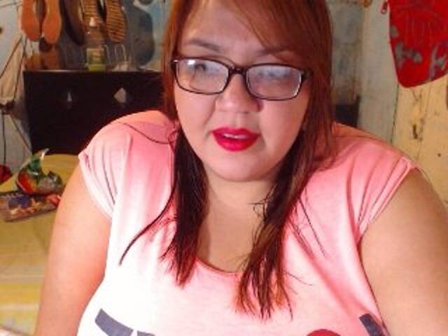 Емитувани слики од екранот latinBBW