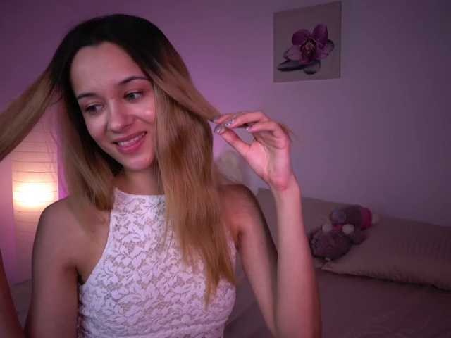 Емитувани слики од екранот JuicyyAngel