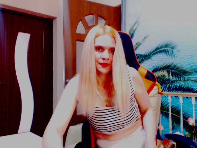 Фотографии juliahot32 hey guys, welcome here lets get fun ^