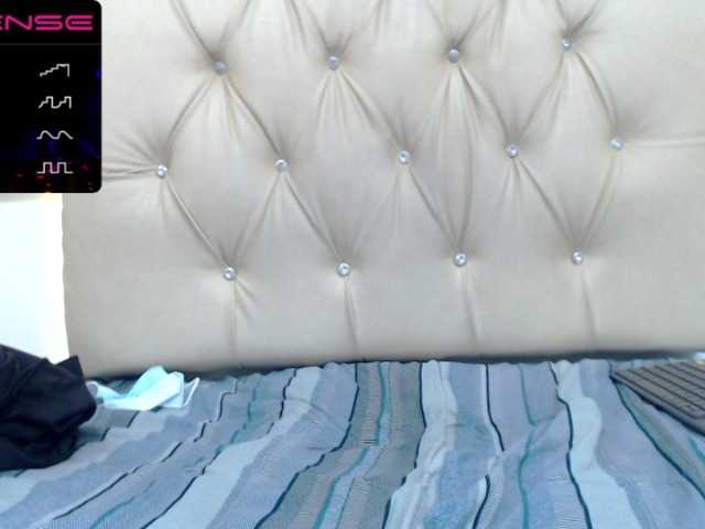 Емитувани слики од екранот JuliaReeves